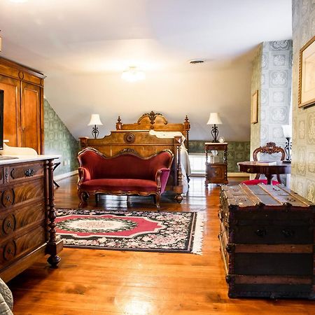 The Emig Mansion Bed & Breakfast York Room photo