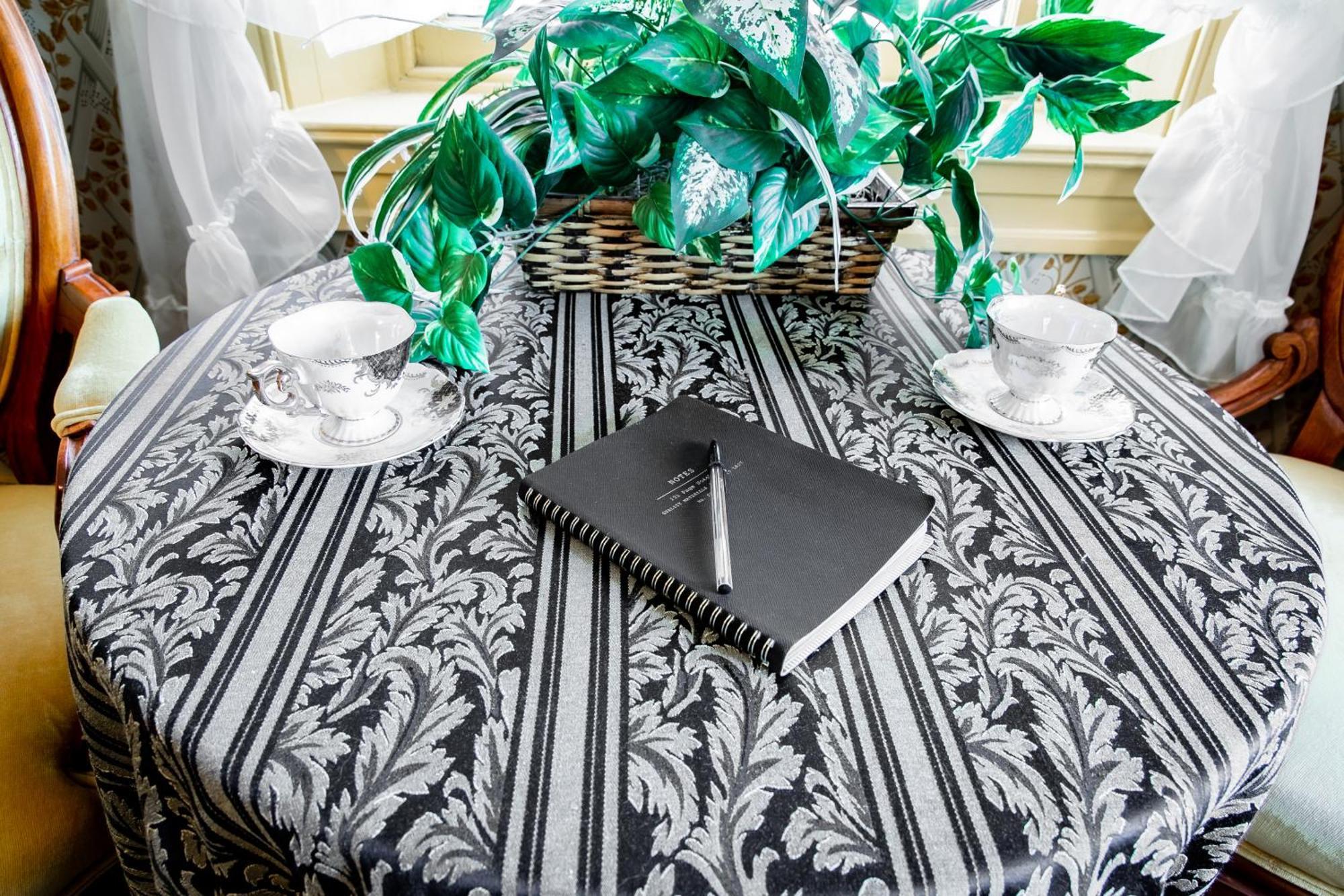 The Emig Mansion Bed & Breakfast York Room photo