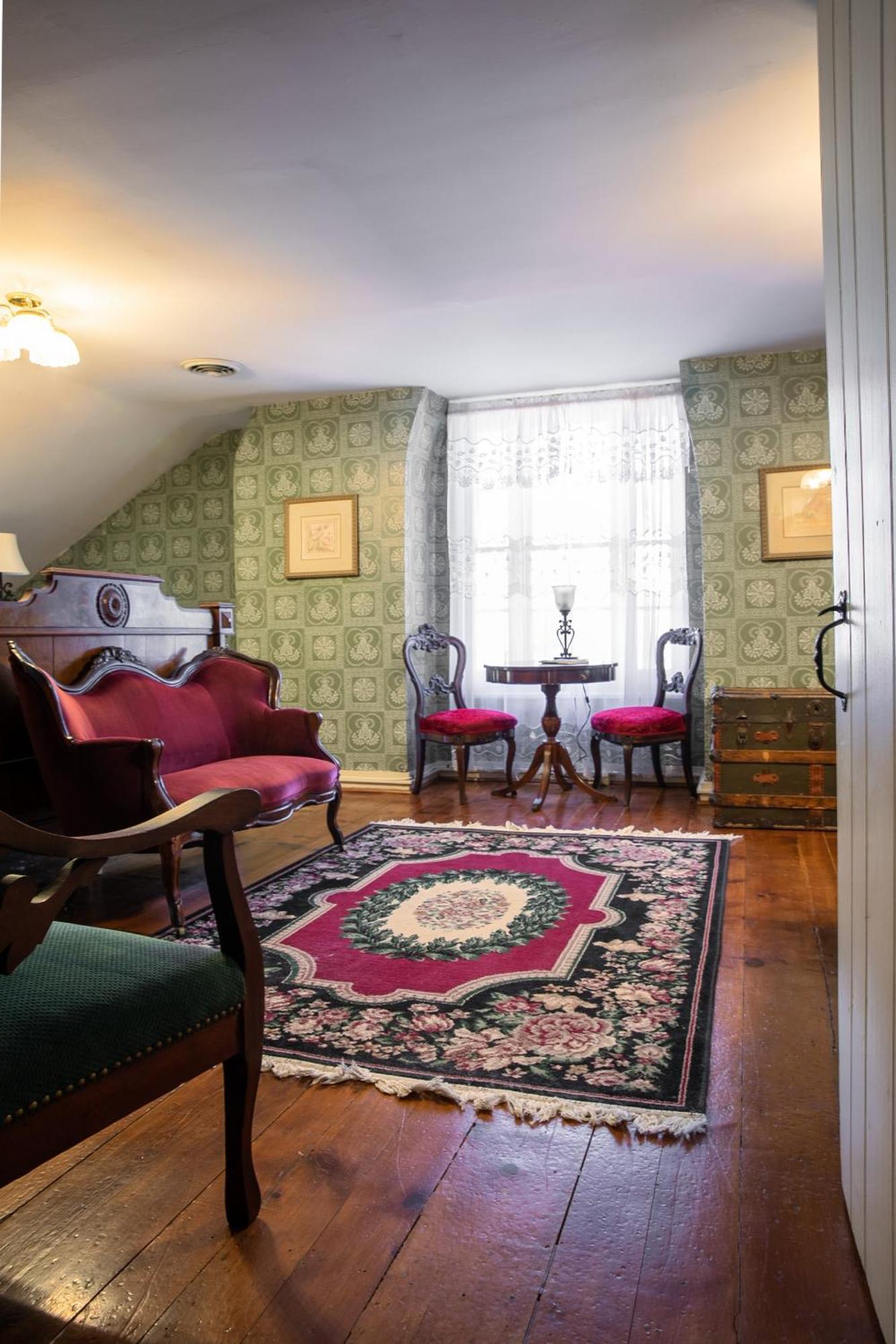 The Emig Mansion Bed & Breakfast York Room photo