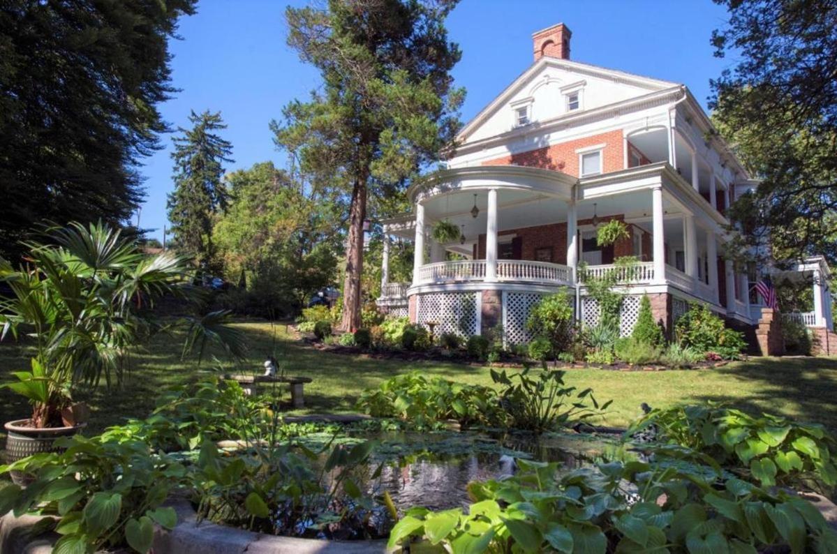 The Emig Mansion Bed & Breakfast York Exterior photo
