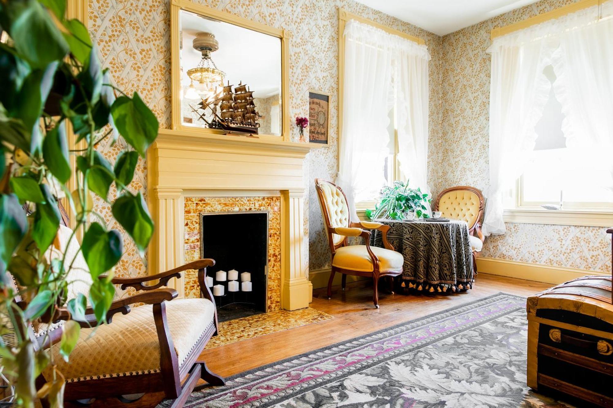 The Emig Mansion Bed & Breakfast York Room photo